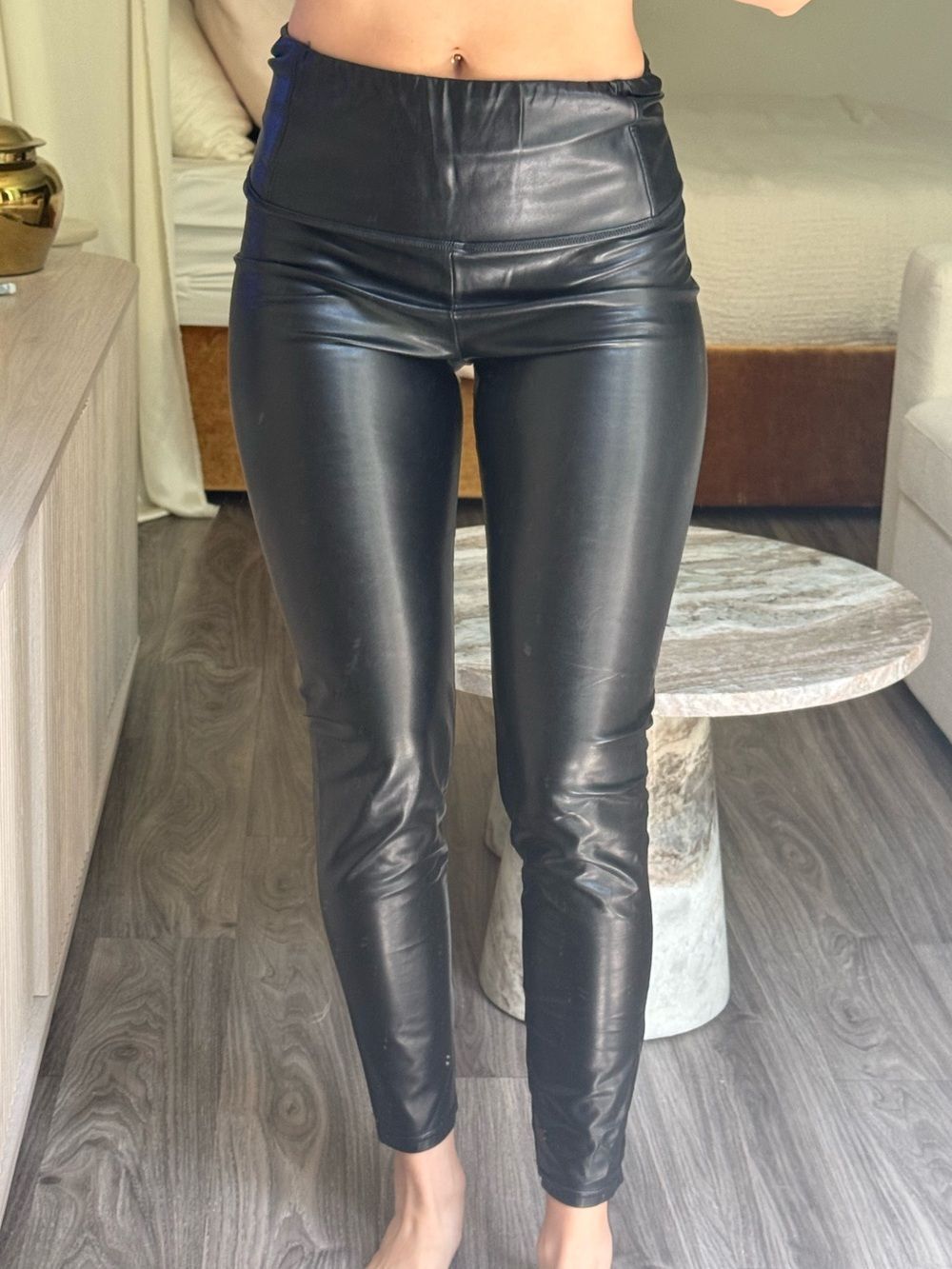 Aritzia Wilfred Free Daria Pant Black Vegan Leather Leggings High Rise Size M